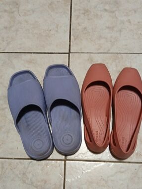 Crocs™ Women’s Slip-On Sandals in Lavender and Clay